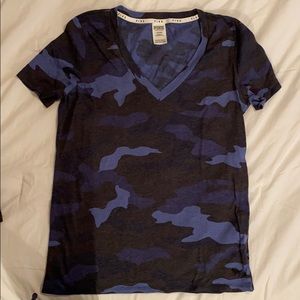 Victoria’s Secret pink V-neck boyfriend Tee NWOT